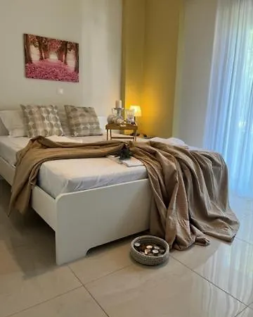 Апартаменты Polychrono Apartments