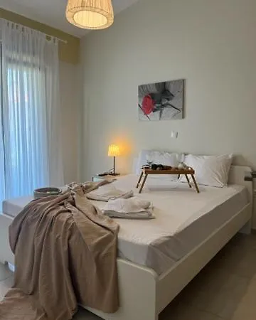 Апартаменты Polychrono Apartments *