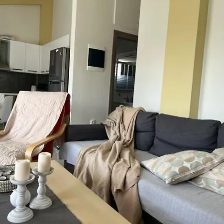 Polychrono Apartments *