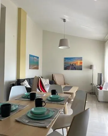 Polychrono Apartments *