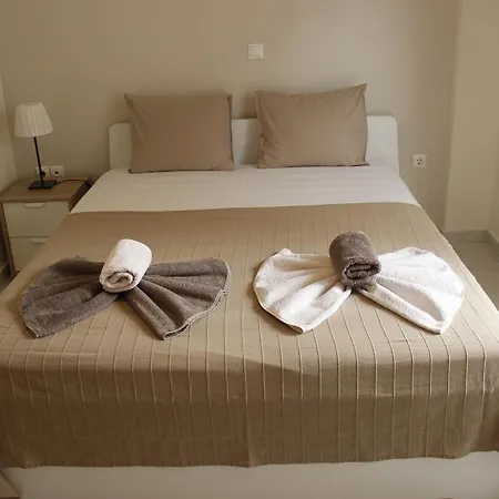 아파트 Polychrono Apartments