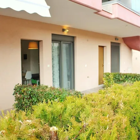 Апартаменты Polychrono Apartments Полихроно