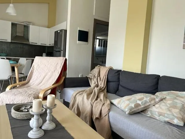 Polychrono Apartments *