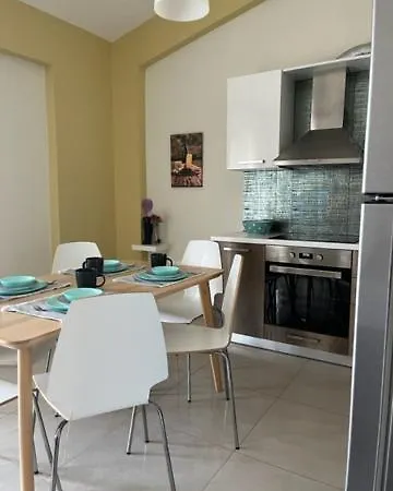 Polychrono Apartments *