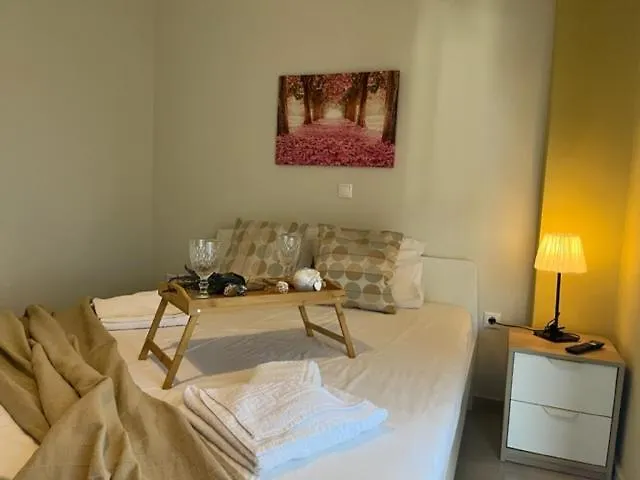 דירה Polychrono Apartments *