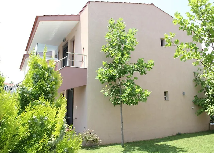 דירה Polychrono Apartments