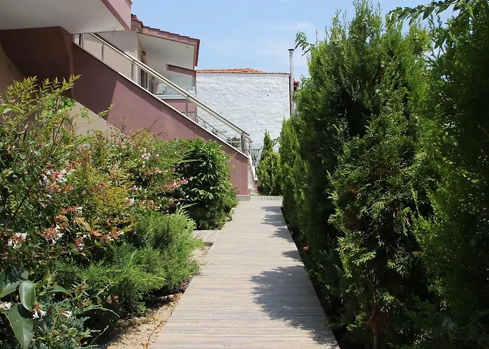 דירה Polychrono Apartments